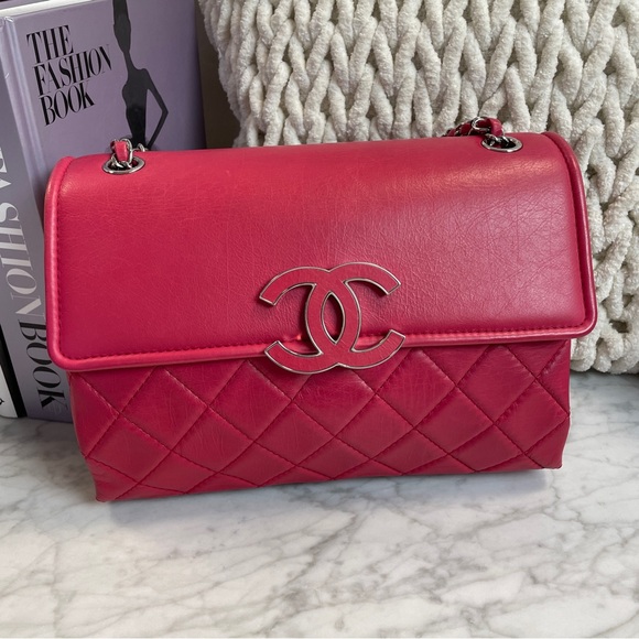 Chanel Quilted Medium 19 Flap Handbag - Picture 1 of 11